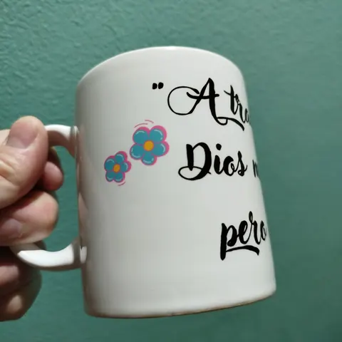 Taza A trabajar, Dios me hizo bella