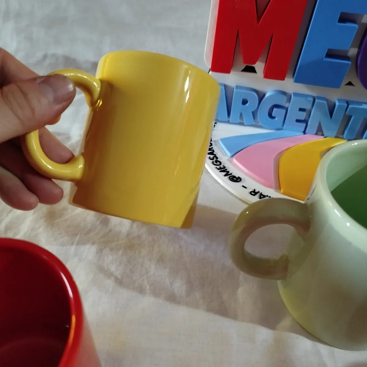 Taza Capybara Amarillo (foto 2 de 3)
